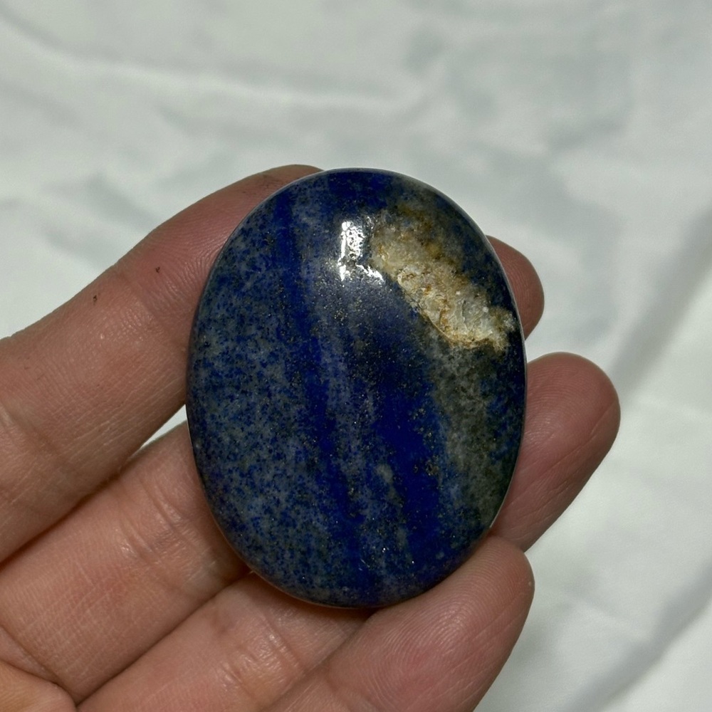 Lapis lazuli palm stone - Picture 11 of 13
